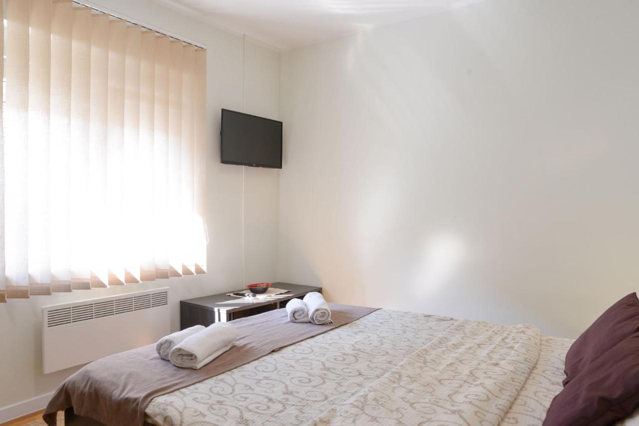 Centar Lux 3 Apartment Zrenjanin Ngoại thất bức ảnh