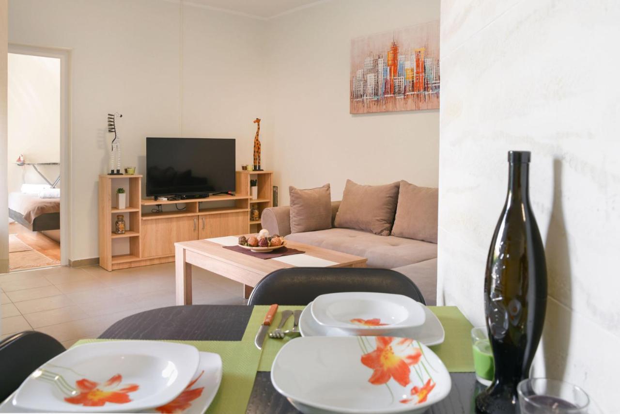 Centar Lux 3 Apartment Zrenjanin Ngoại thất bức ảnh